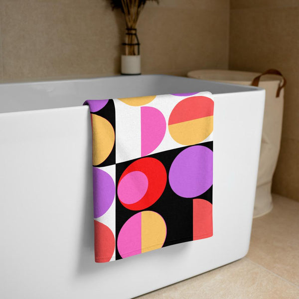 Pink Bauhaus Retro Abstract Memphis Style bath and beach towel