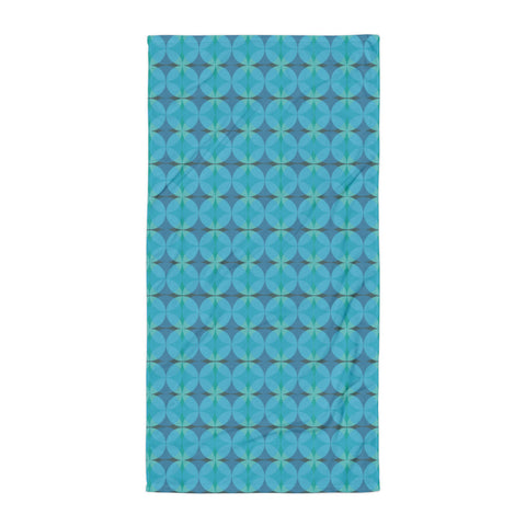 blue all-over patterned Mid-Century Modern Circles Azure bathroom towel