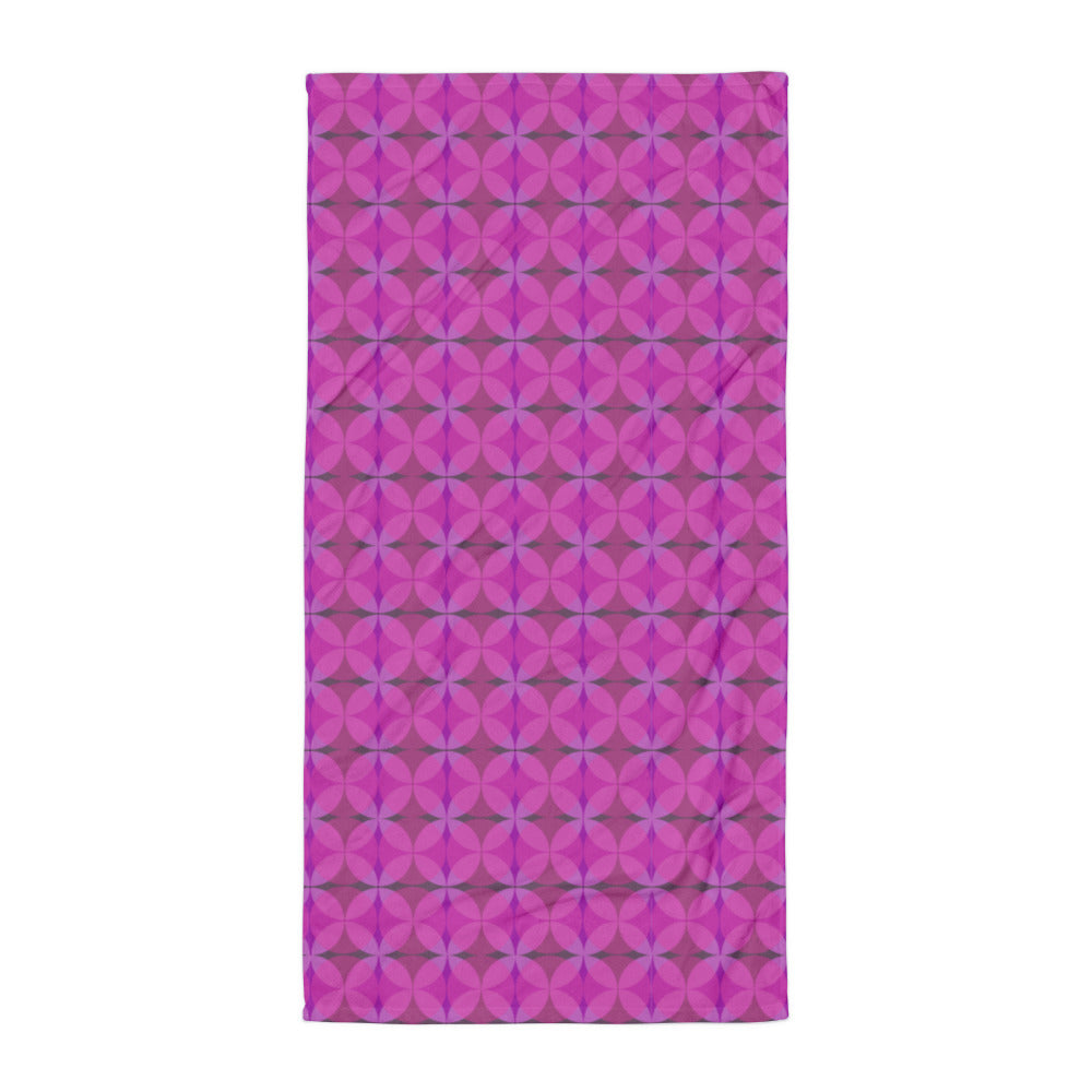 pink all-over patterned Mid-Century Modern Circles Flamingo bathroom towel